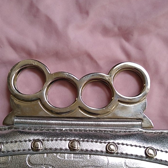 Akdmks Brass Knuckle Clutch - Picture 3 of 5